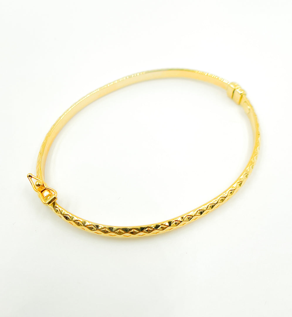 14K Solid Gold Bangle Bracelet.