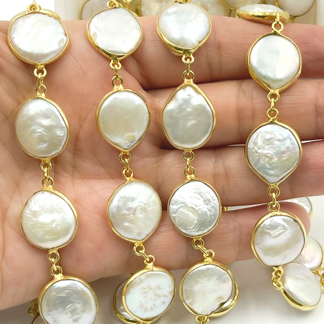 Pearls Round Shape Bezel Gold Plated Wire Chain. PRL2