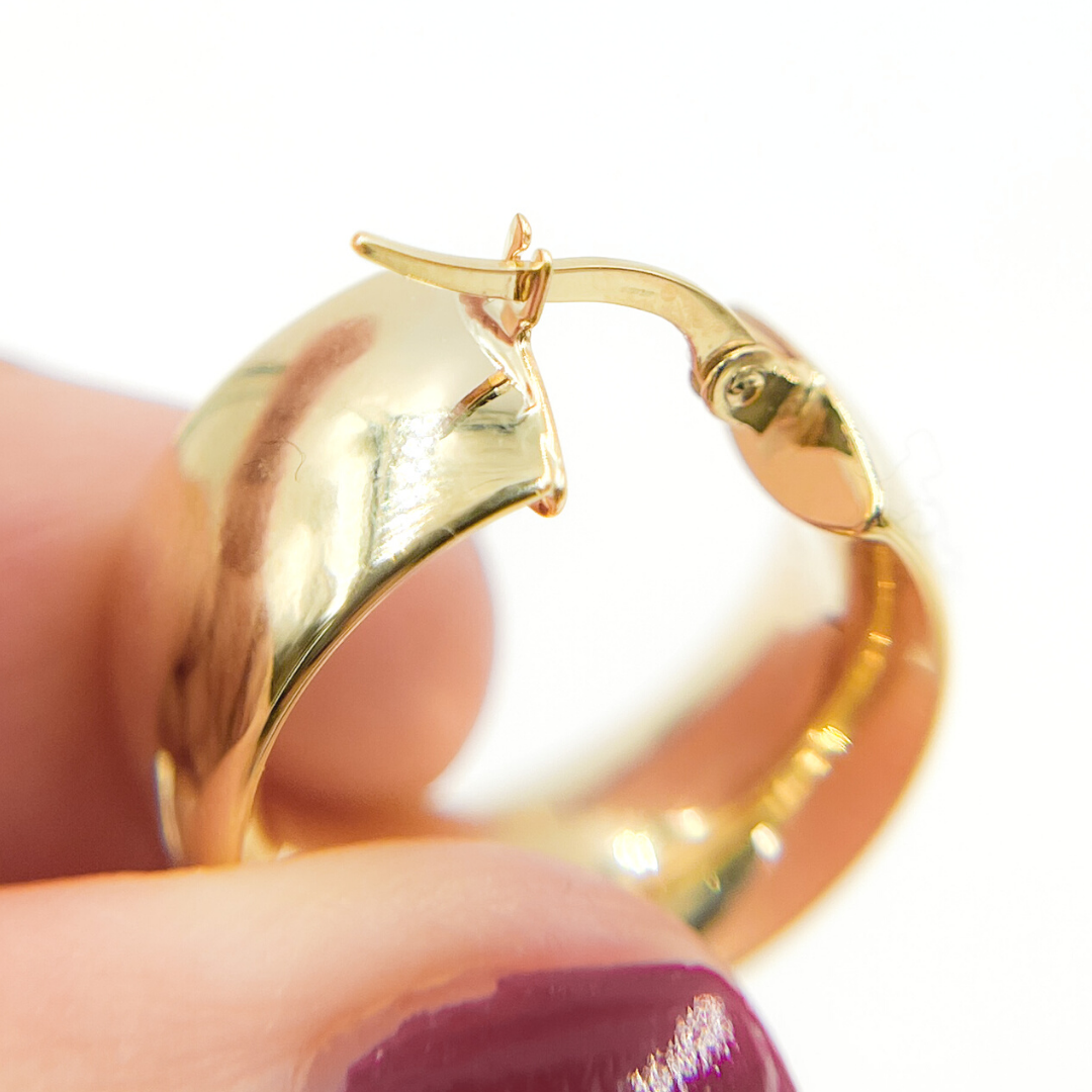 14K Solid Gold Smooth Hoop Earrings.